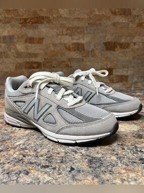 GS New Balance 990v4 Grey Silver Sneakers Men Sz 6 / Women 7.5 U990GR4 /GC990GR4